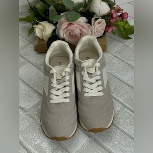 Calvin Klein Women's Cream and Gray Sneakers